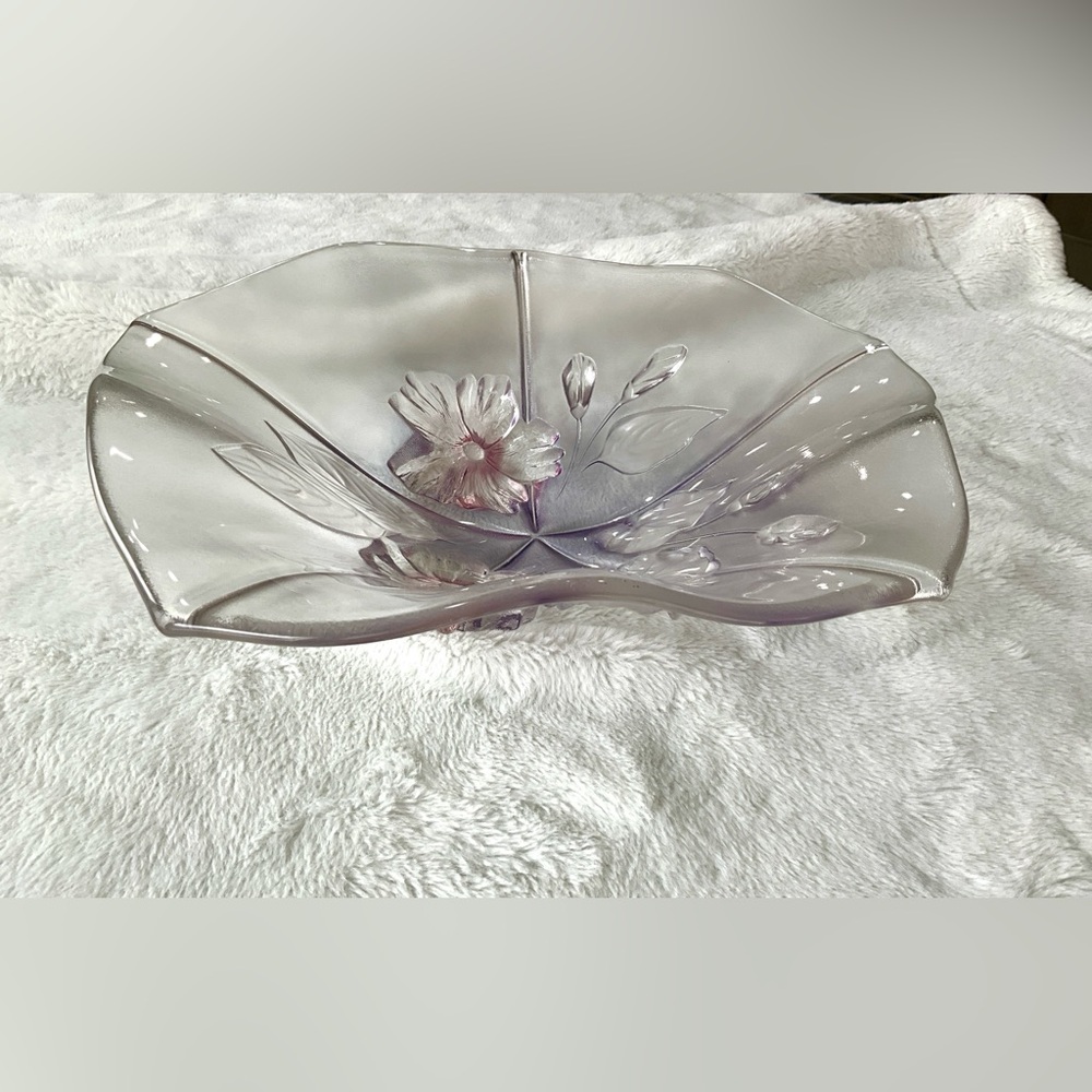 Mikasa Floral Embossed Crystal Glass Fruit Bowl